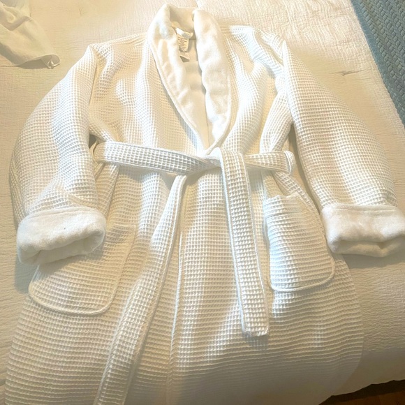 Pottery Barn Other - Pottery Barn Resort Weaved Waffle Robe